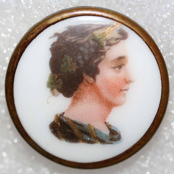 Button, porcelain, French