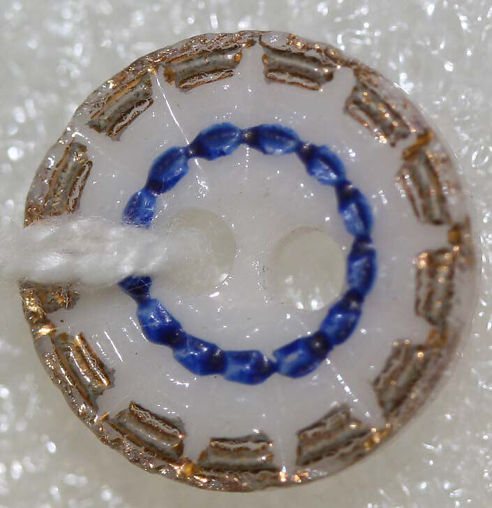 Button, porcelain, American or European