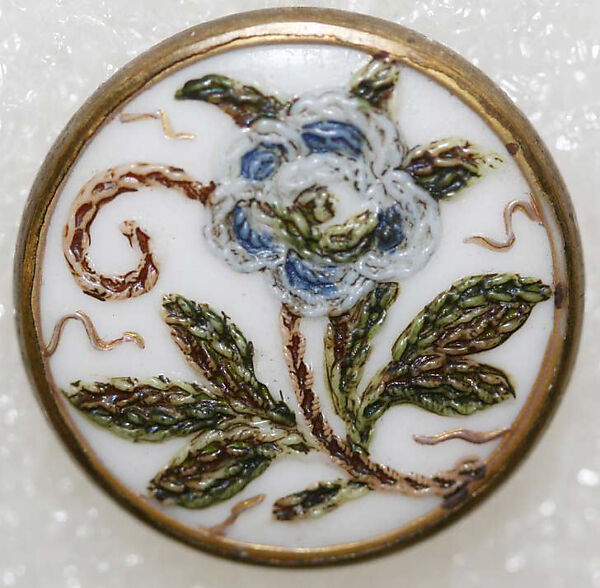 Button, porcelain, American or European