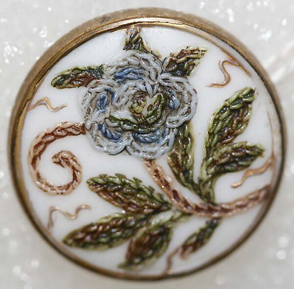 Button, porcelain, American or European
