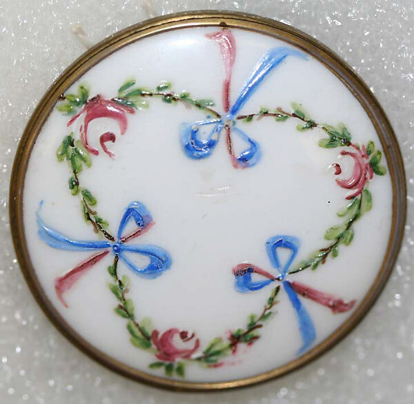 Button, porcelain, American or European