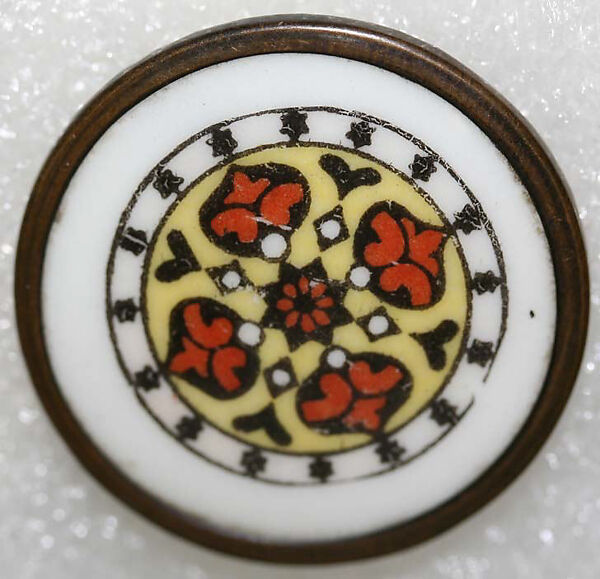 Button, porcelain, American or European