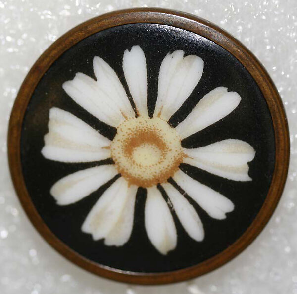 Button, porcelain, American or European
