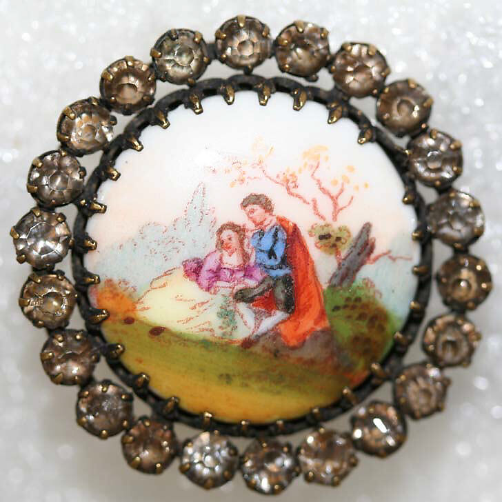 Button, porcelain, British