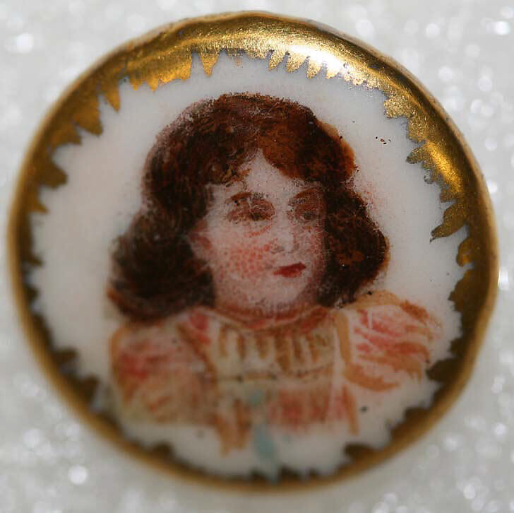 Button, porcelain, British