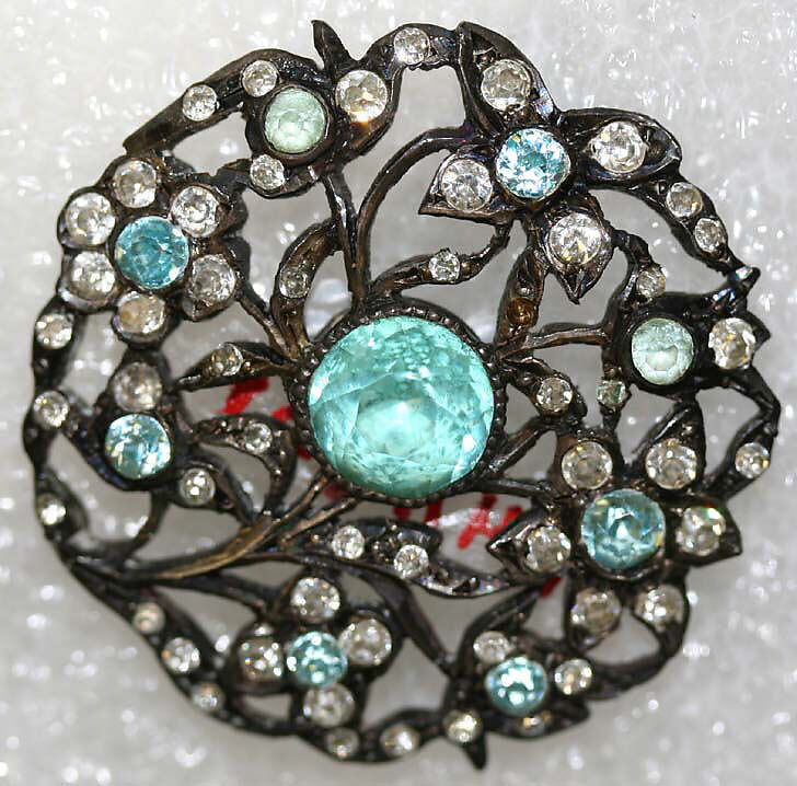 Button, [no medium available], American or European