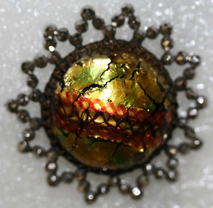 Button, [no medium available], American or European