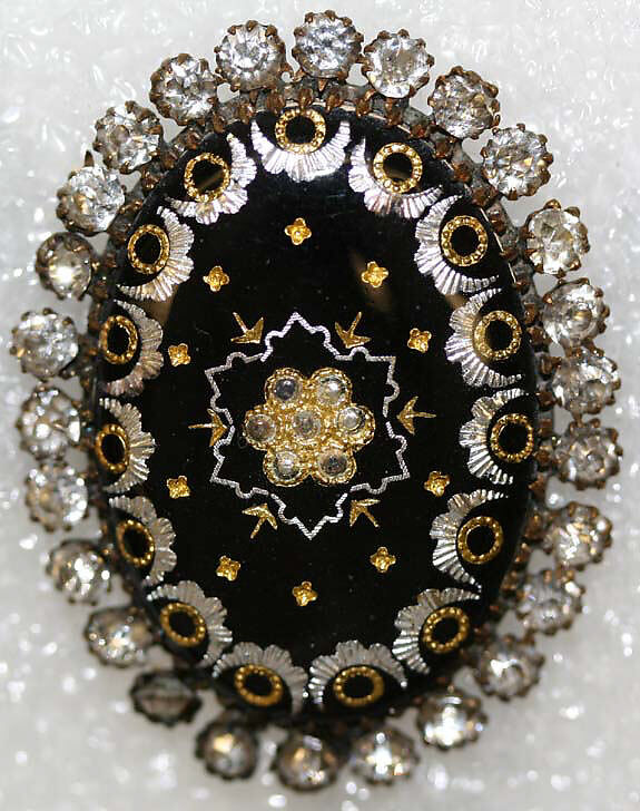 Button, [no medium available], American or European