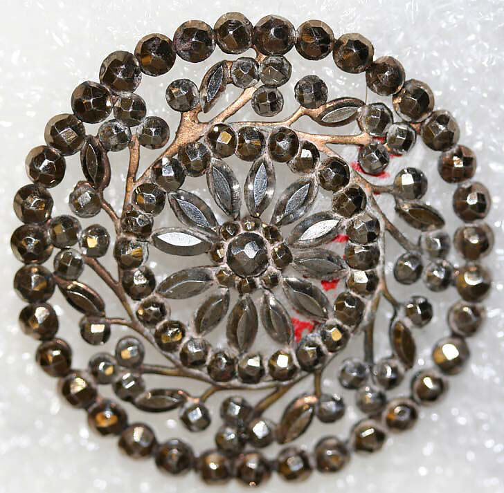 Button, [no medium available], American or European