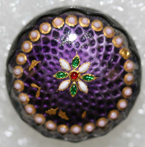 Button, [no medium available], American or European