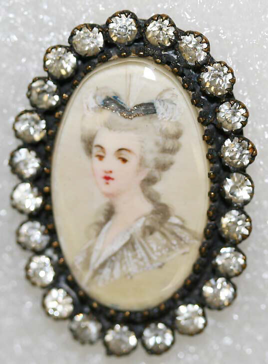 Button, ivory, rhinestones, metal, French