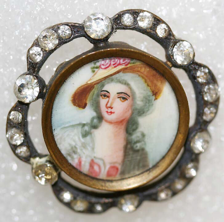 Button, ivory, rhinestones, metal, French