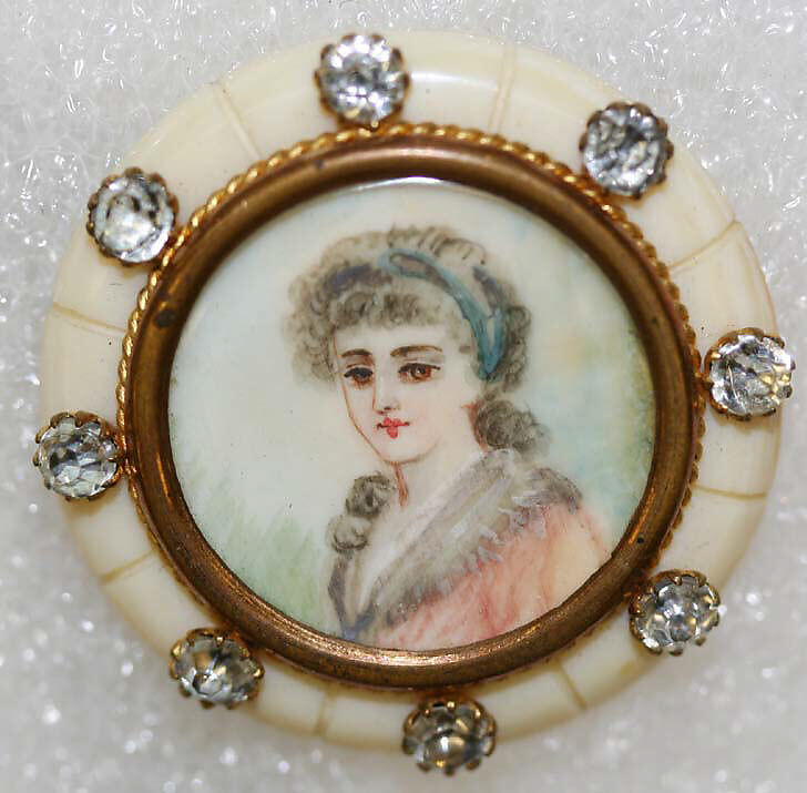 Button, ivory, rhinestones, metal, French