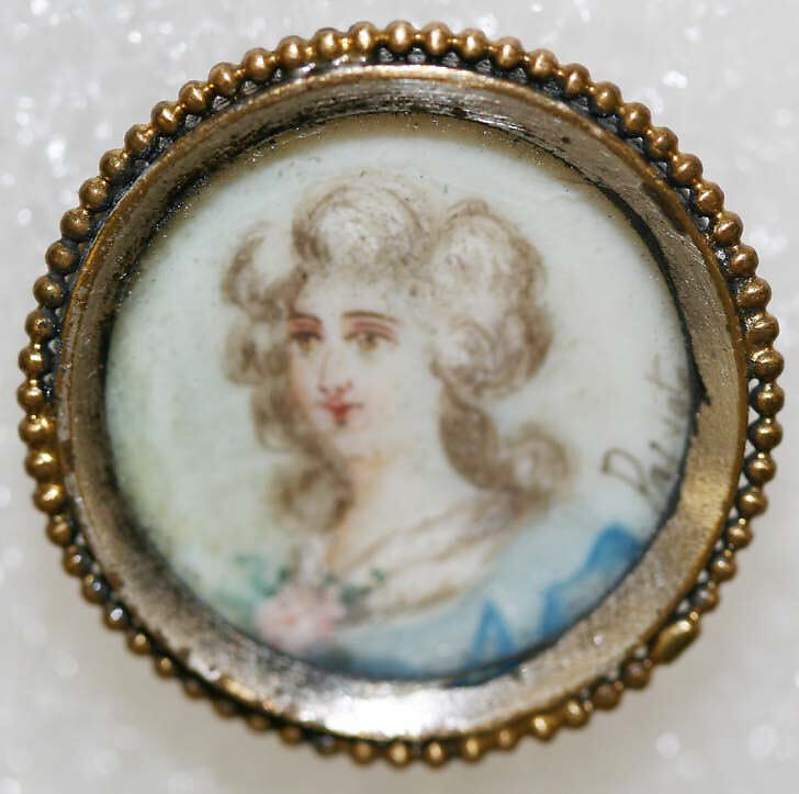 Button, ivory, rhinestones, metal, French