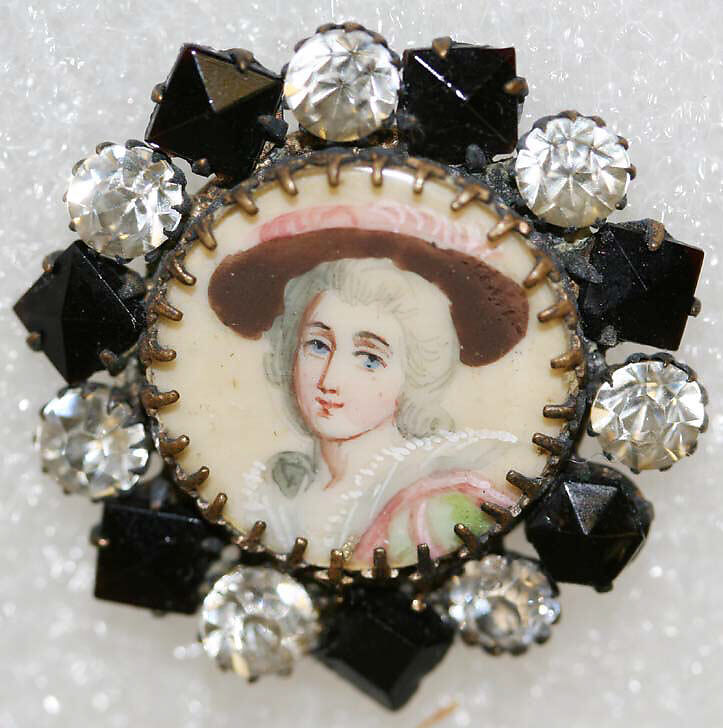 Button, ivory, rhinestones, metal, French