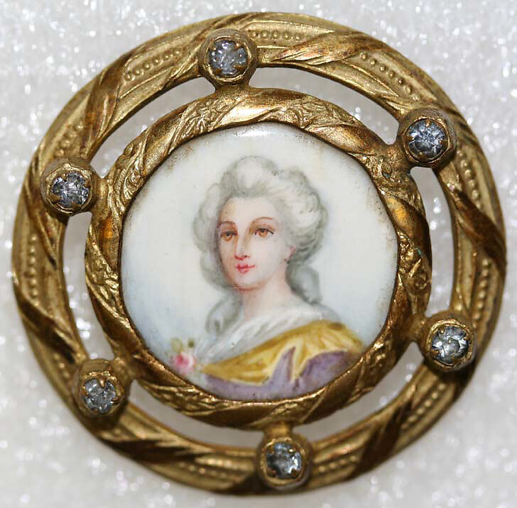 Button, ivory, rhinestones, metal, French