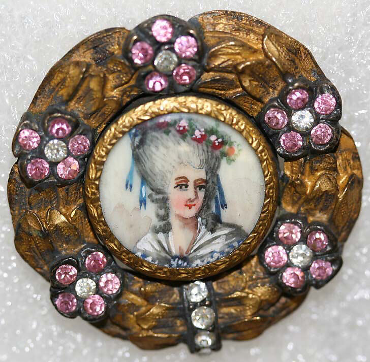 Button, ivory, rhinestones, metal, French