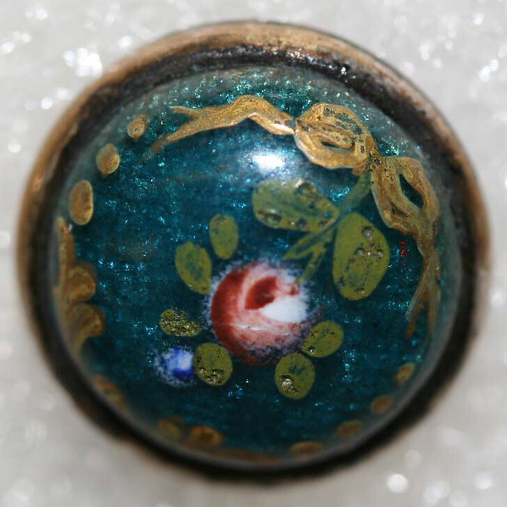Button, enamel, French