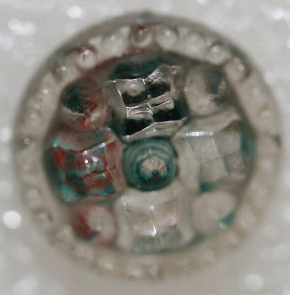 Button, glass, American or European
