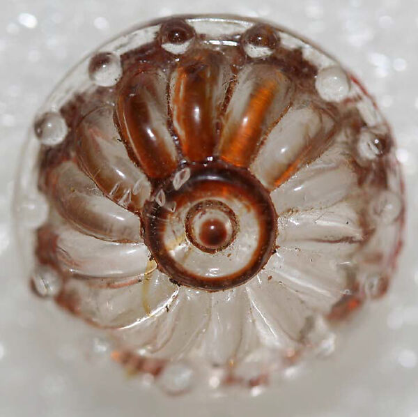 Button, glass, American or European