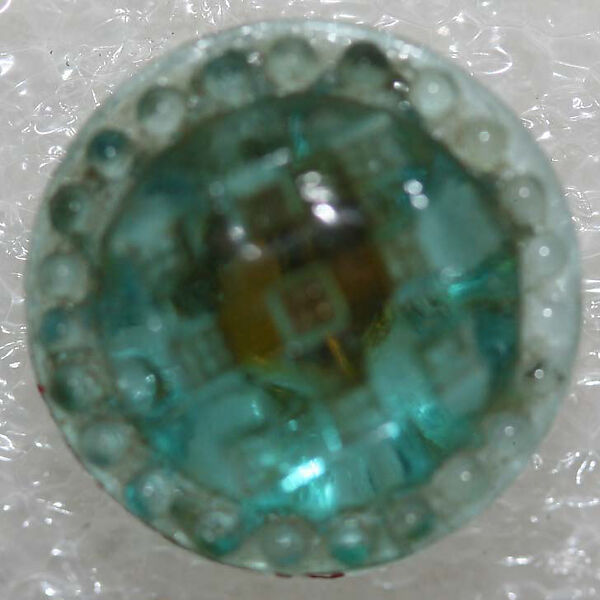 Button, glass, American or European
