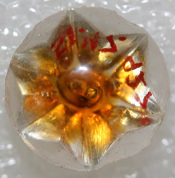 Button, glass, American or European
