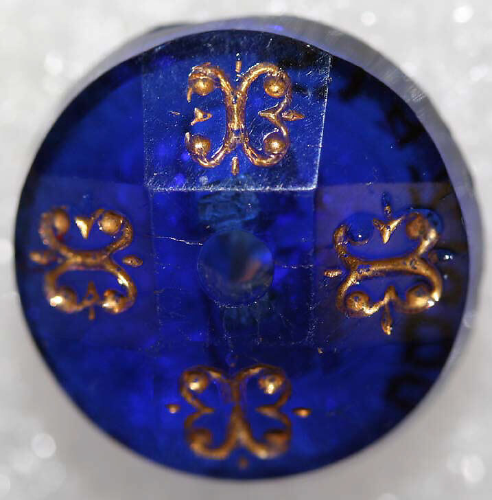 Button, glass, American or European