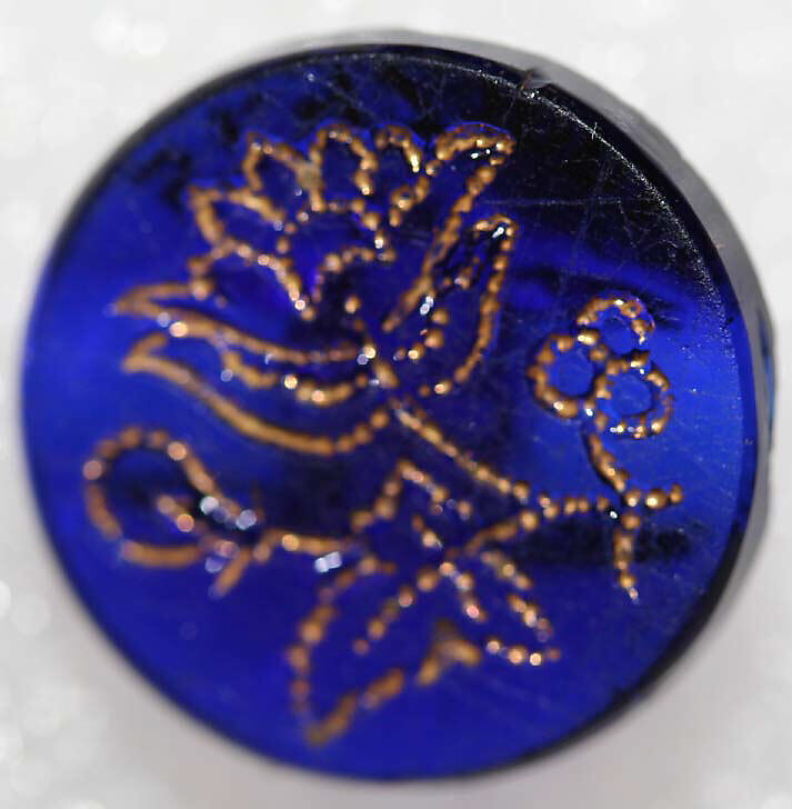 Button, glass, American or European