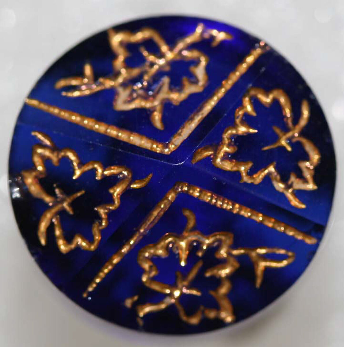 Button, glass, American or European