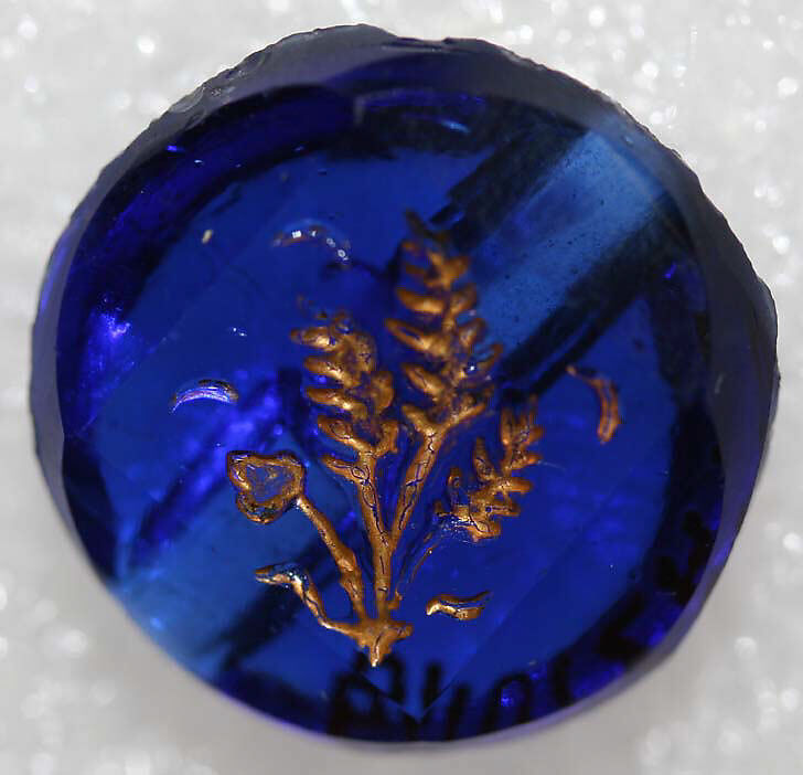 Button, glass, American or European