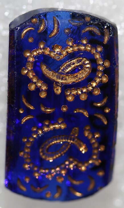 Button, glass, American or European