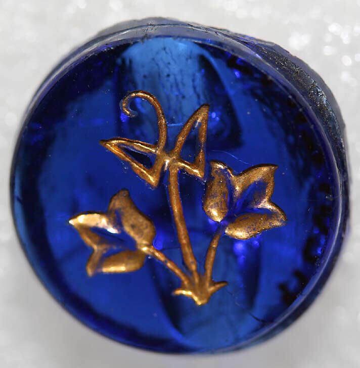 Button, glass, American or European