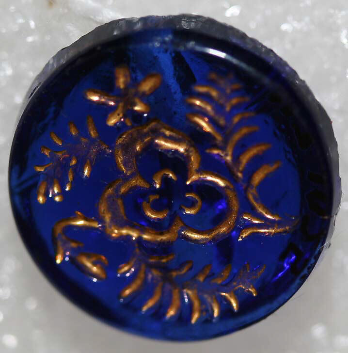 Button, glass, American or European