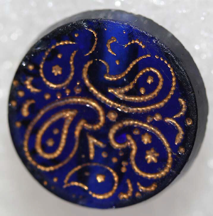 Button, glass, American or European