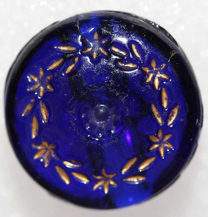 Button, glass, American or European