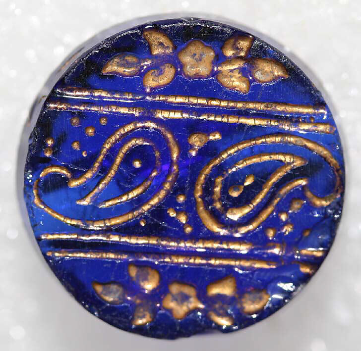 Button, glass, American or European