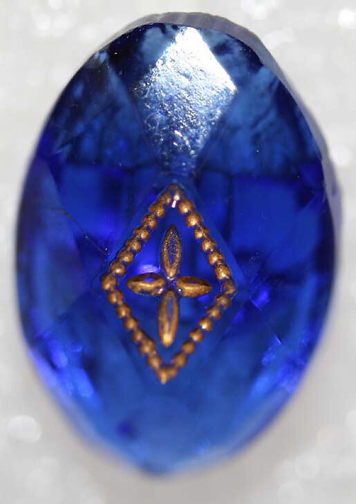 Button, glass, American or European