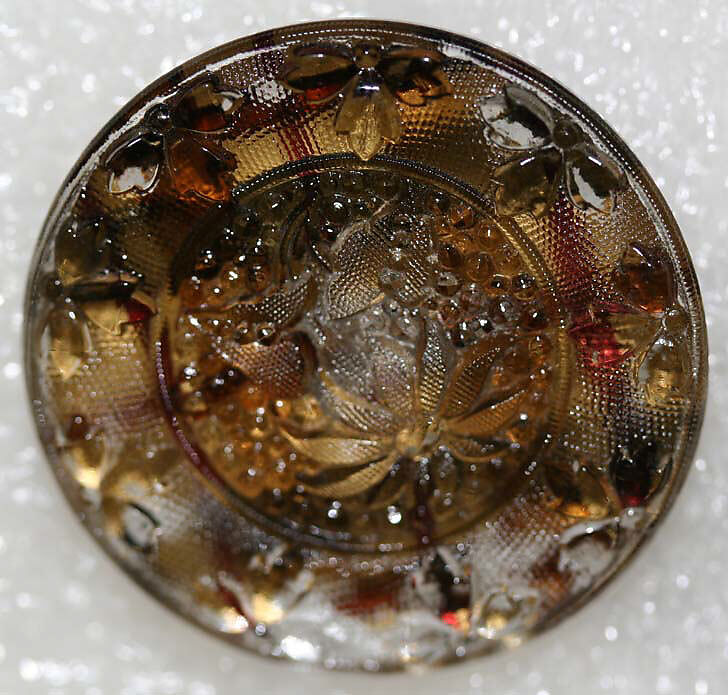 Button, glass, American or European