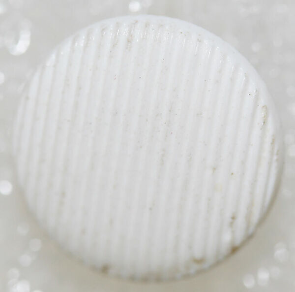 Button, glass, American or European