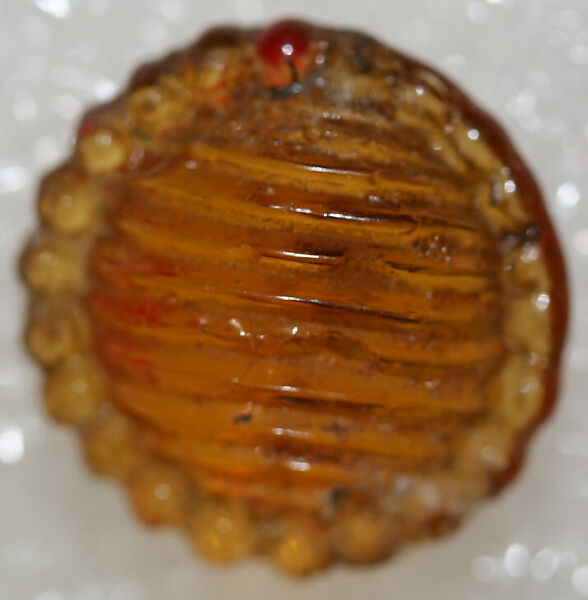 Button, glass, American or European