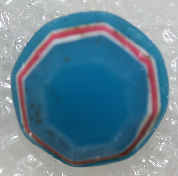 Button, glass, American or European