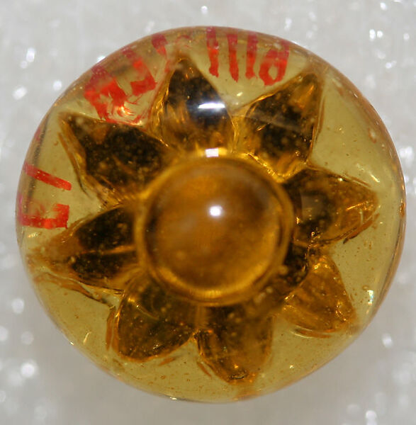 Button, glass, American or European