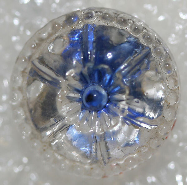 Button, glass, American or European