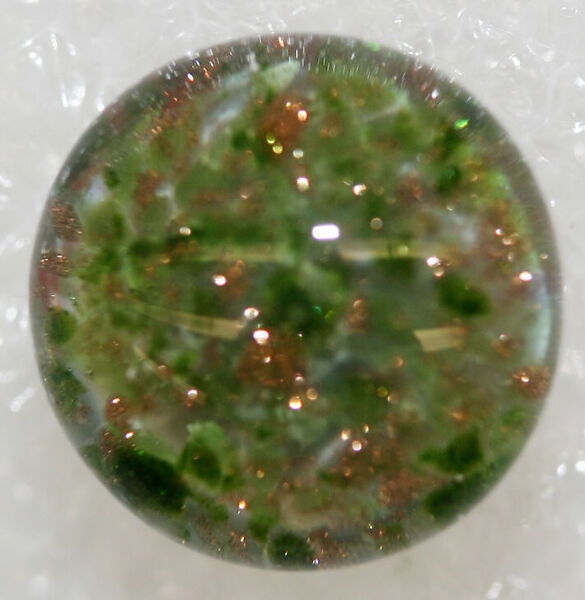 Button, glass, American or European