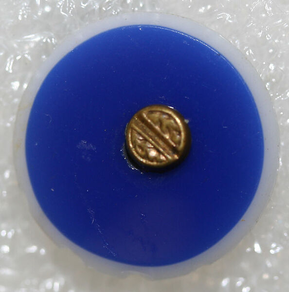 Button, glass, American or European