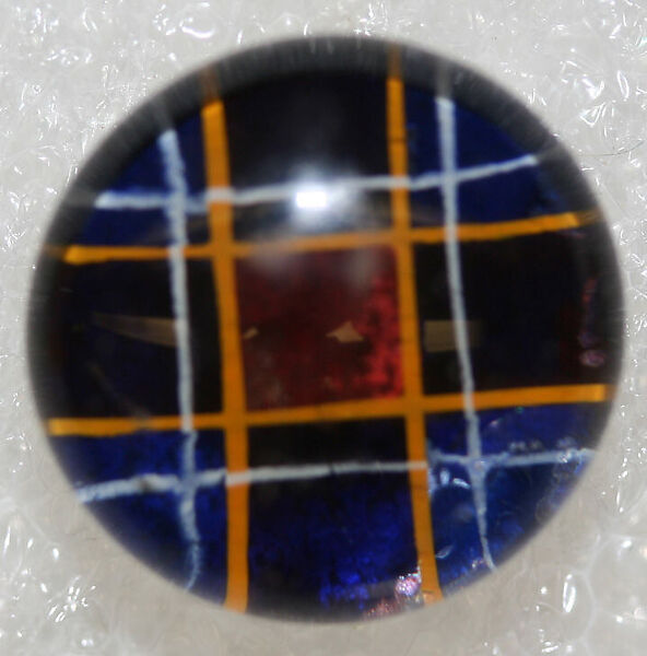 Button, glass, American or European
