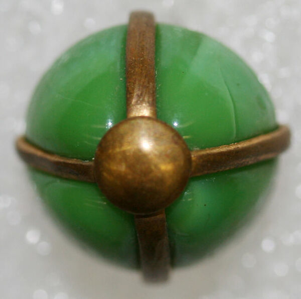 Button, glass, American or European