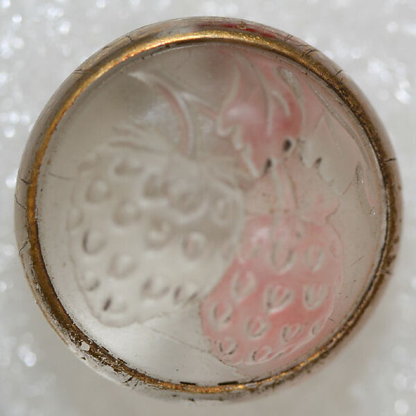 Button, glass, American or European