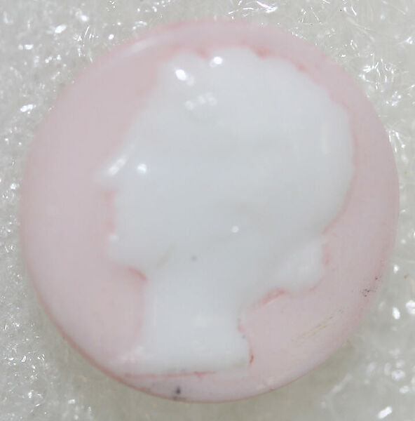 Button, glass, American or European