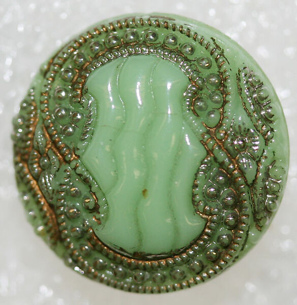 Button, glass, American or European